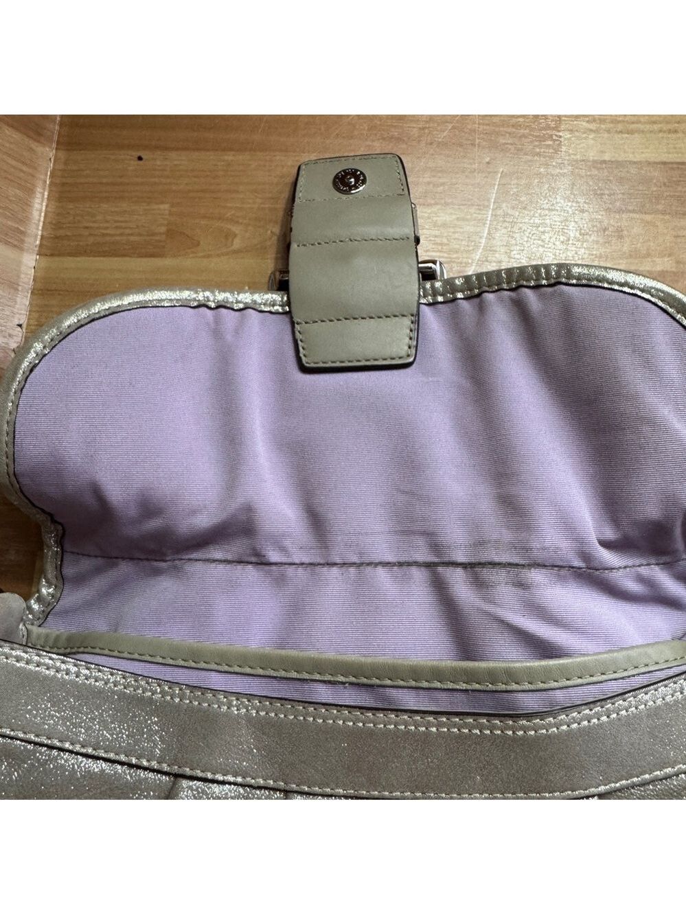 Coach Soho Flap Buckle Shoulder Bag metallic champagne, vintage - Picture 12 of 15